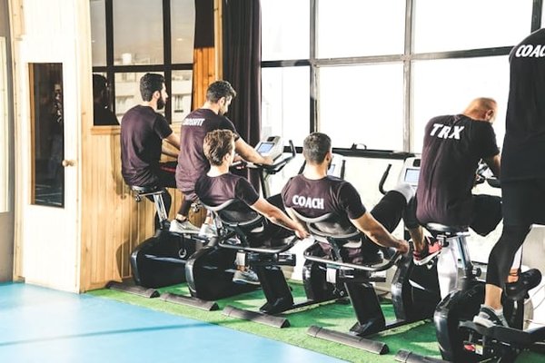 Quels sont les avantages de la marche nordique pour améliorer l'endurance cardiovasculaire?