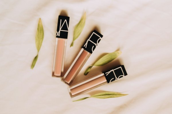 Découvrez le meilleur gloss lèvre maquillage pour des lèvres sublimes
